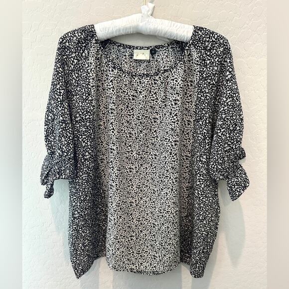 🆕 LOVE OLIVE CO | Black White Ditsy Floral Cotton Boho Peasant Blouse | Medium - Picture 1 of 8